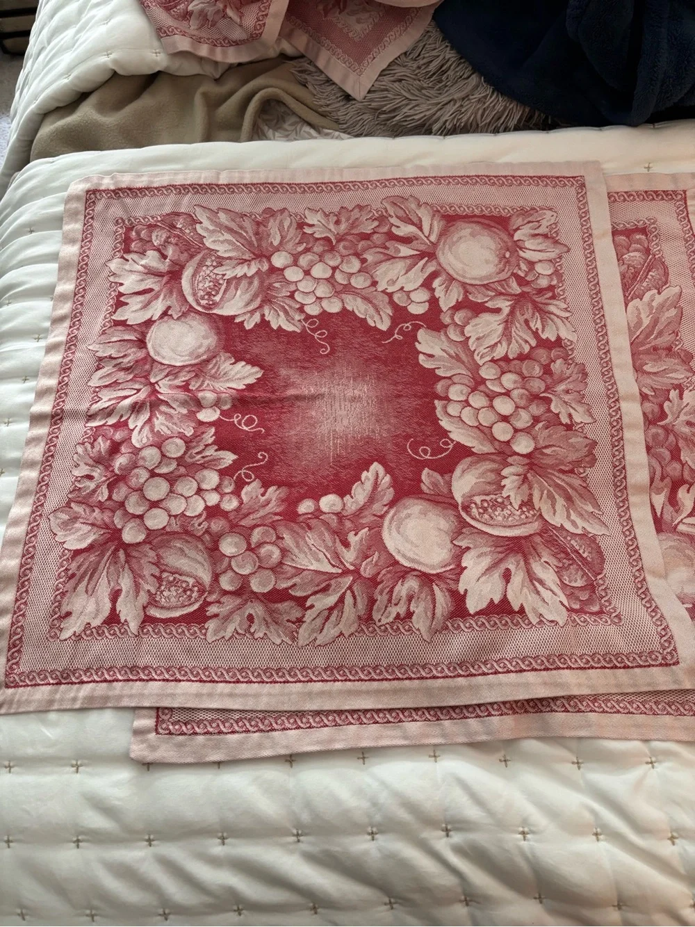 Williams Sonoma Le Telerie Toscane Jacquard Napkins Red Fruits Set 4